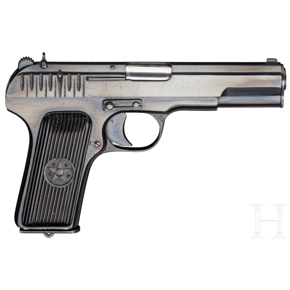 Tokarev TT 33, mit Tasche