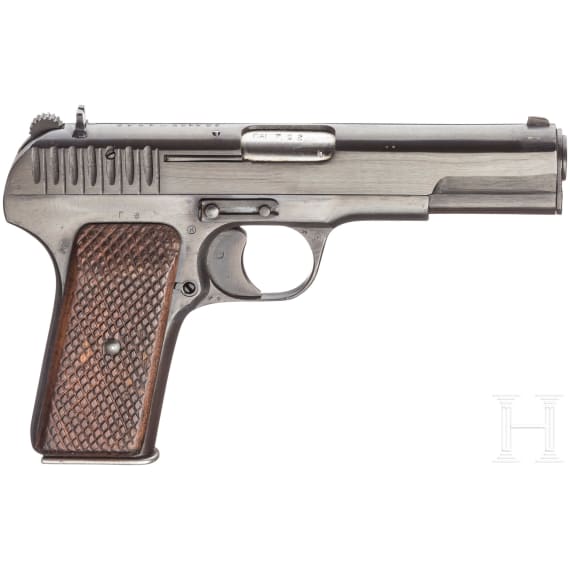 Tokarev TT 33 mit Tasche