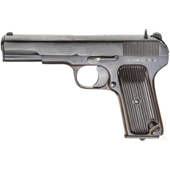 Tokarev TT 33 mit Tasche