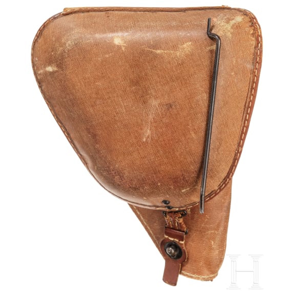 Nambu Typ 14 mit großem Abzugsbügel und Tasche