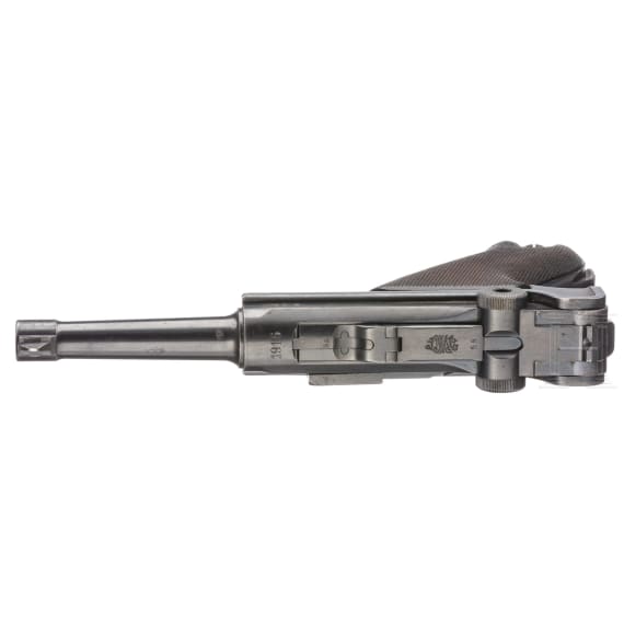 A DWM 1915 marked Luger 08 pistol