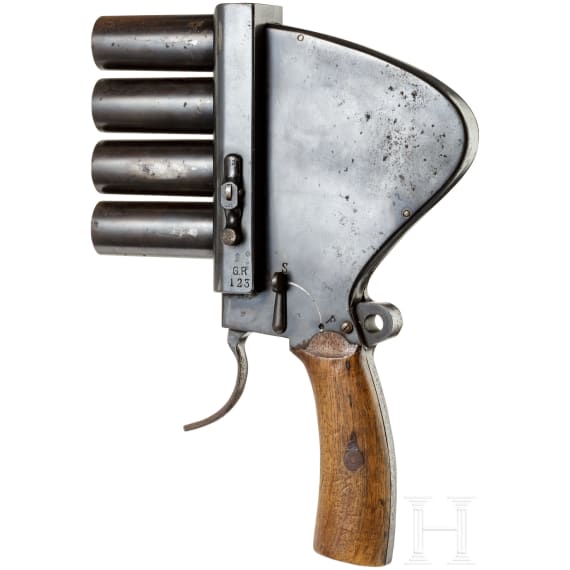 A four-barrelled flare gun by Gebr. Rempt