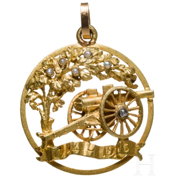 A patriotic German gold pendant, dated 1915
