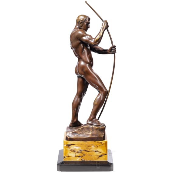 H. Riese - Bronzefigur eines Bogenspanners, 20. Jhdt.