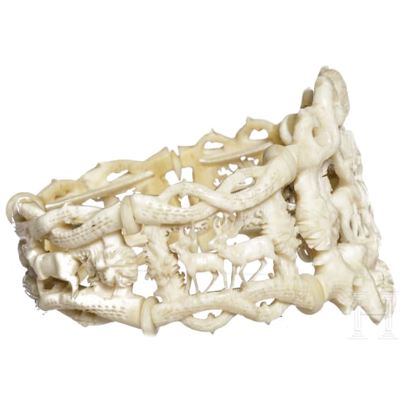Jagdliches Elfenbein-Armband mit Mikroschnitzerei, Erbach, Umkreis Ernst Kehrer, um 1840/50