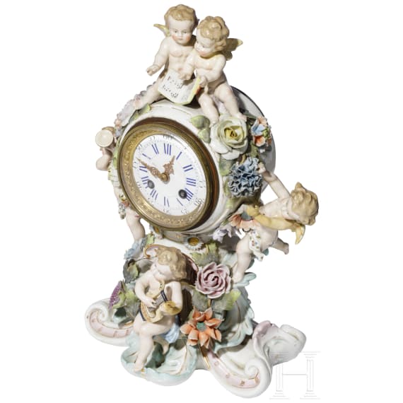Tischuhr mit Porzellangeh&auml;use, Th&uuml;ringen, um 1900