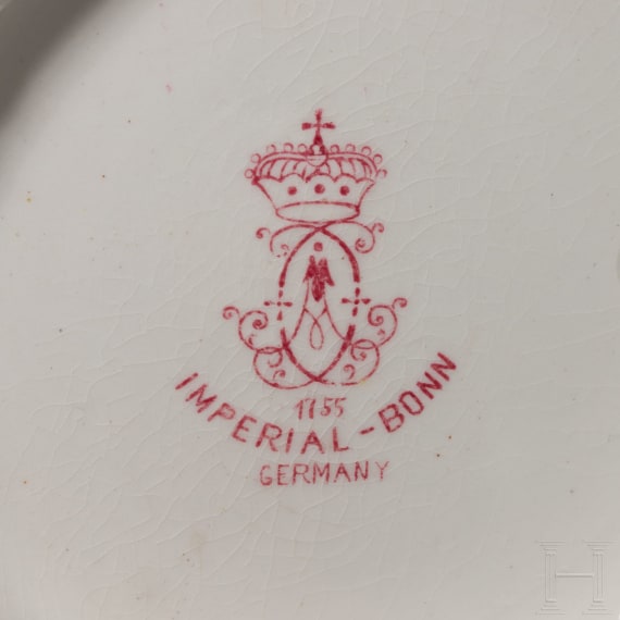 Zwei Waschtischgarnituren Villeroy & Boch bzw. Imperial Bonn