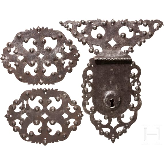 Truhenschloss und zwei Beschl&auml;ge, norddeutsch, um 1700