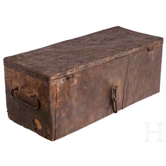 Eisenbeschlagene h&ouml;lzerne Kriegskasse, deutsch, 17. Jhdt.