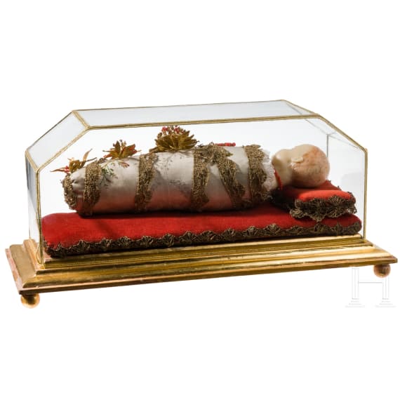 Fatschenkindl mit Wachskopf, in Vitrine, s&uuml;ddeutsch, 19. Jhdt.