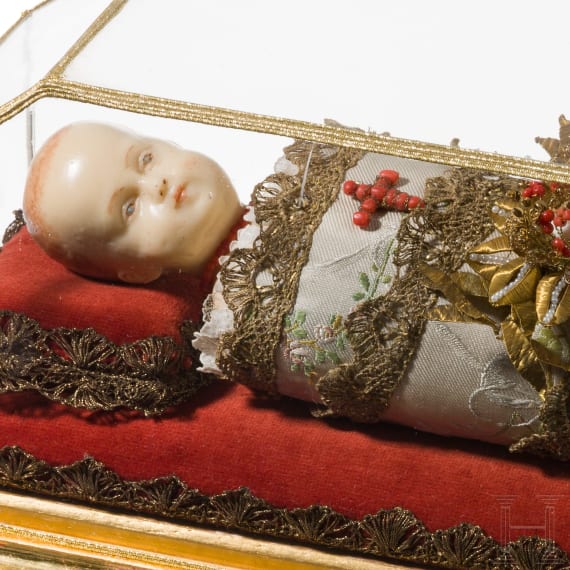 Fatschenkindl mit Wachskopf, in Vitrine, s&uuml;ddeutsch, 19. Jhdt.