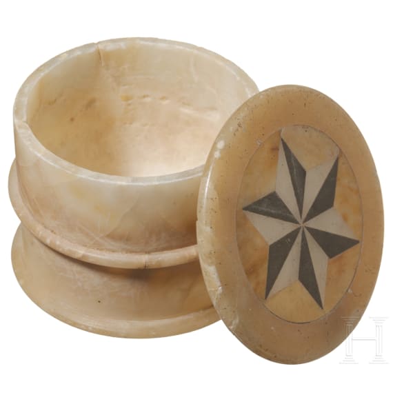 Pyxis aus Alabaster, Grand-Tour-Objekt im Stil der Renaissance, 19. Jhdt.