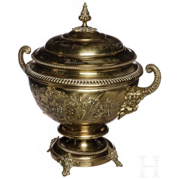 Berliner Regatta-Verein 1881 - Pokal und Bild des Siegerbootes aus dem Jahr 1883
