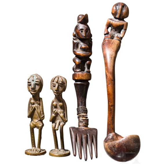 H&ouml;lzernes Besteck, zwei kleine Bronzefiguren, Afrika um 1900