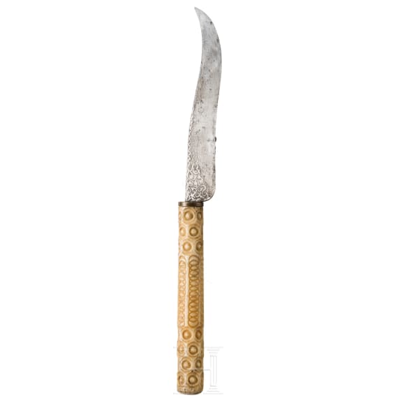 Beschneidungsmesser mit geschnitztem Griff aus Bein, osmanisch, um 1800