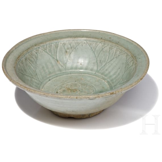 Gro&szlig;e Longquan-Schale, China, Song-Dynastie, 14. Jhdt.