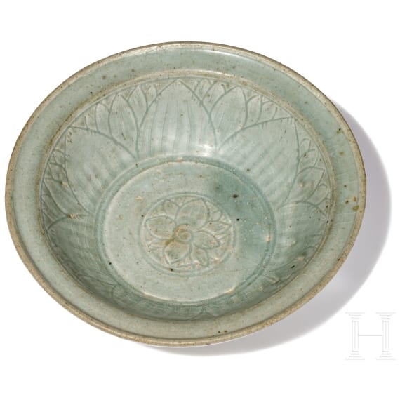 Gro&szlig;e Longquan-Schale, China, Song-Dynastie, 14. Jhdt.