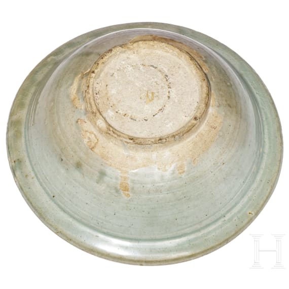 Gro&szlig;e Longquan-Schale, China, Song-Dynastie, 14. Jhdt.