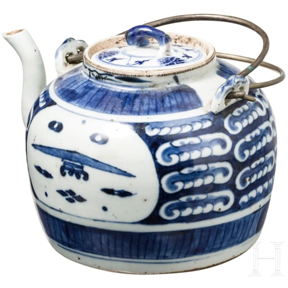 Blau-wei&szlig;e Porzellan-Teekanne, China, 18. Jhdt.