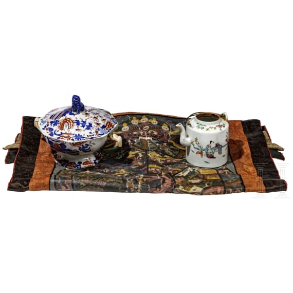 Teekanne, Deckelgef&auml;&szlig; und Thangka-Bild, 19. Jhdt.