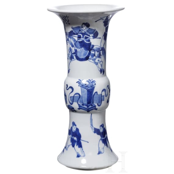 Wei&szlig;-blaue Gu-Vase, China, 20. Jhdt.