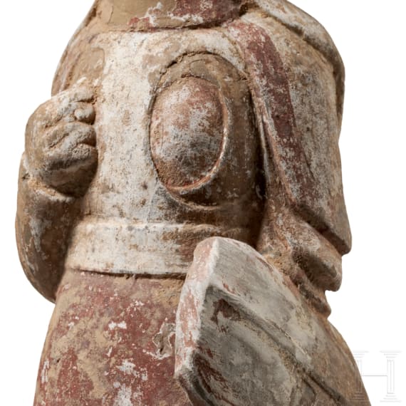 Tonfigur eines Kriegers mit Schild, China