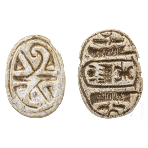 Zwei Amulettskarab&auml;en, alt&auml;gyptisch, 2. - 1. Jtsd. v. Chr.