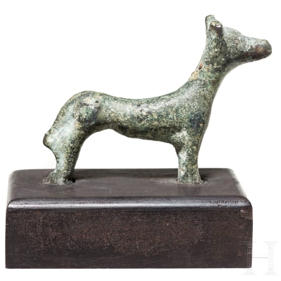 Eindrucksvolle Bronzestatuette eines Hundes, &ouml;stlicher Mittelmeerraum, 1. Jtsd. v. Chr.
