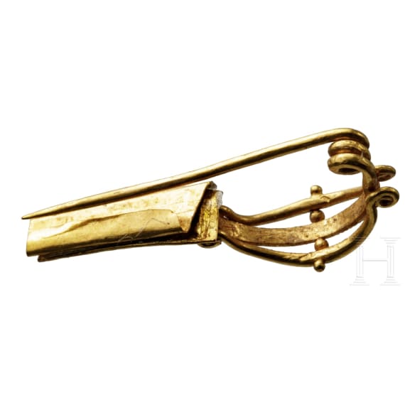 Goldene Miniatur-Bogenfibel, italisch, 8. Jhdt.