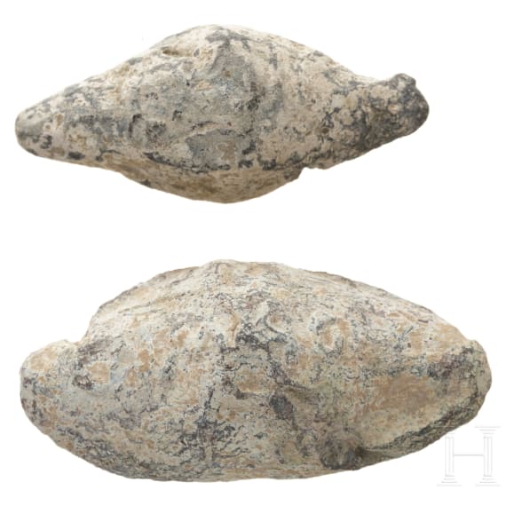 Zwei beschriftete Schleuderbleie aus den caesarischen B&uuml;rgerkriegen, Spanien, r&ouml;misch, 50 - 40 v. Chr.