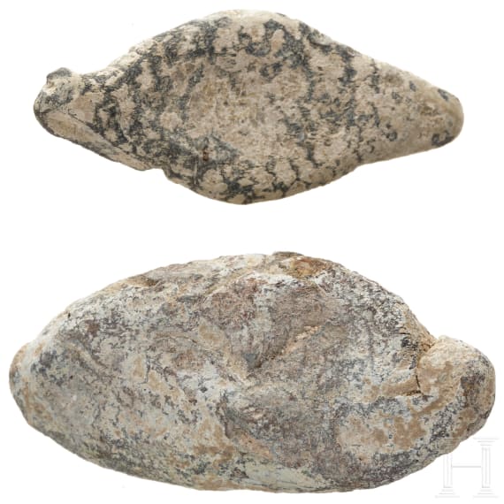 Zwei beschriftete Schleuderbleie aus den caesarischen B&uuml;rgerkriegen, Spanien, r&ouml;misch, 50 - 40 v. Chr.