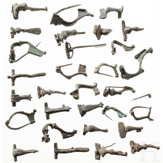 30 Bronze-Fibeln, r&ouml;misch, 1. - 3. Jhdt.