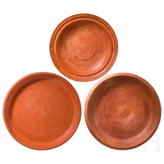 Drei gro&szlig;e flache Schalen, r&ouml;misch, 2. - 3. Jhdt.