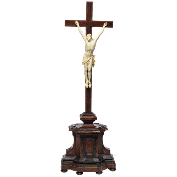 Kruzifix, Elfenbein, italienisch, um 1700, Geschenk von Ferdinand IV, Gro&szlig;herzog der Toskana