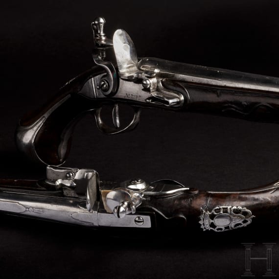 A pair of flintlock cavalry pistols by LeRoy à Paris, circa 1710/20