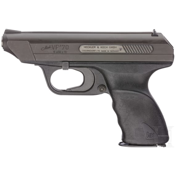 A Heckler & Koch Mod. VP 70 Z, 1. pattern, with burst-fire shoulder stock and sling