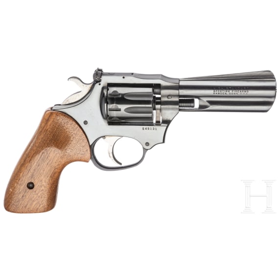 High Standard Sentinel MK IV, mit Holster