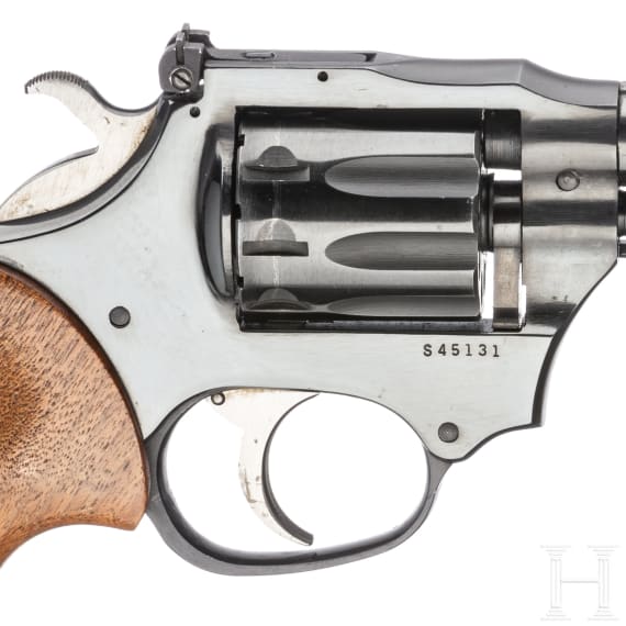 High Standard Sentinel MK IV, mit Holster