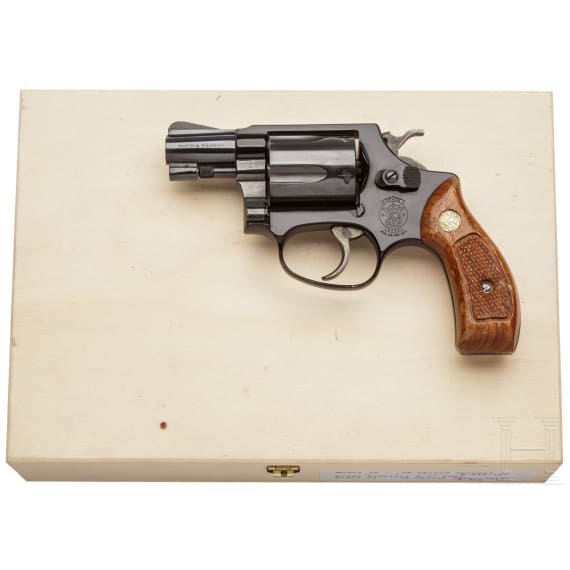 Smith & Wesson Mod. 37, "The .38 Chief's Special Airweight", in Kiste