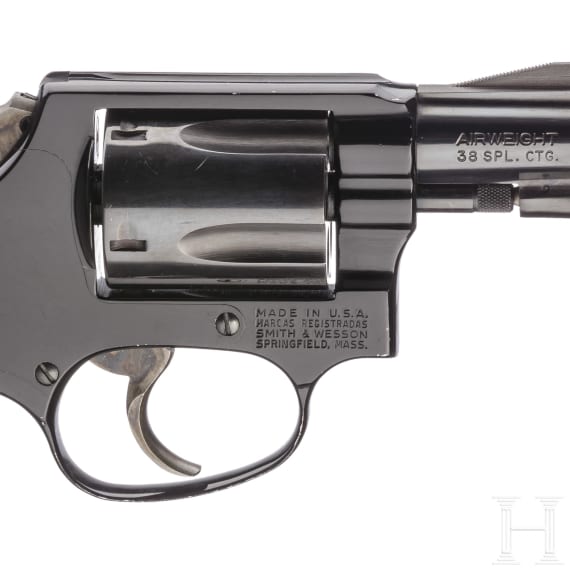 Smith & Wesson Mod. 37, "The .38 Chief's Special Airweight", in Kiste