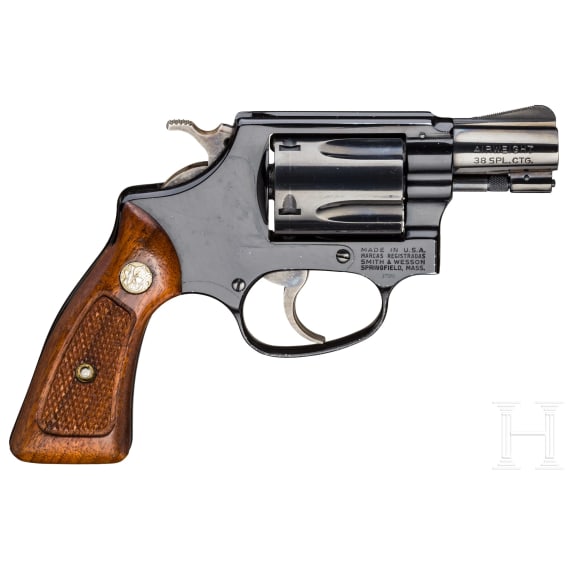 Smith & Wesson Mod. 37, "The .38 Chief's Special Airweight"