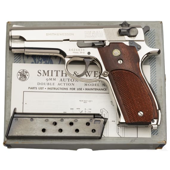 Smith & Wesson Mod. 39-2, "1st Generation DA mm", nickel-plated, new in box