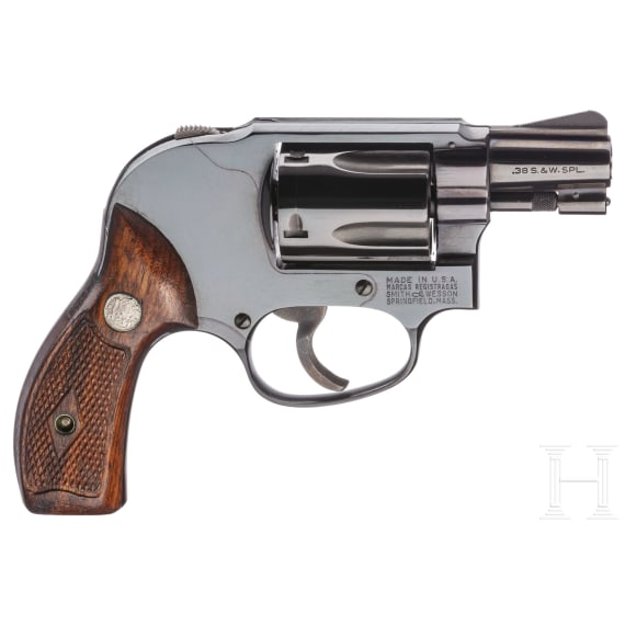 Smith & Wesson Mod. 49, "The Bodyguard", im Karton