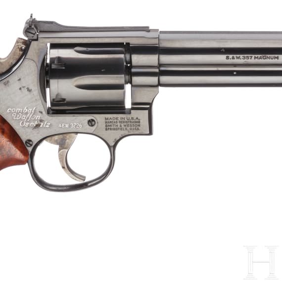 Smith & Wesson Mod. 586, "The .357 Distinguished Combat Magnum", im Karton