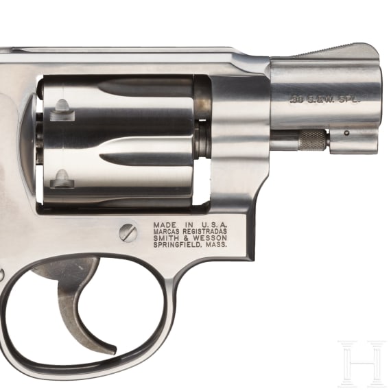 Smith & Wesson Mod. 64-6, "The .38 M & P Stainless", im Koffer