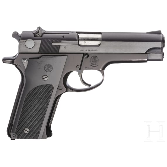 Smith & Wesson Mod. 59, "9 mm 14-shot Autoloading Pistol", mit Holster