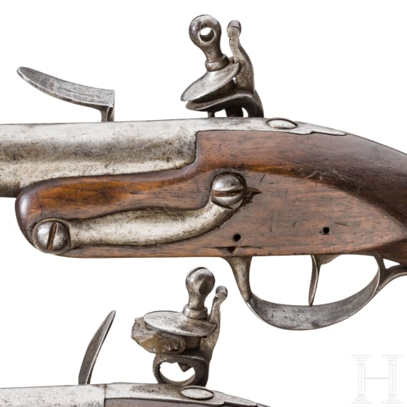 A pair of navy (?) flintlock pistols, similar to M 1822