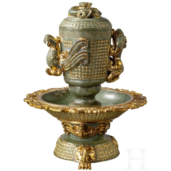 Mehrteiliges teilvergoldetes Altargefäß, Jade, China