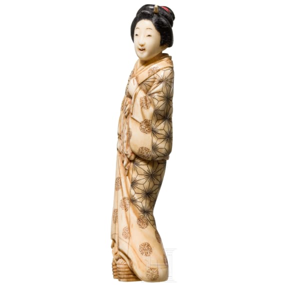 Okimono einer Geisha, Japan, Meiji-/Taisho-Periode