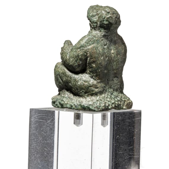 Bronzeminiatur des sitzenden Bacchus, römisch, 2. - 3. Jhdt.
